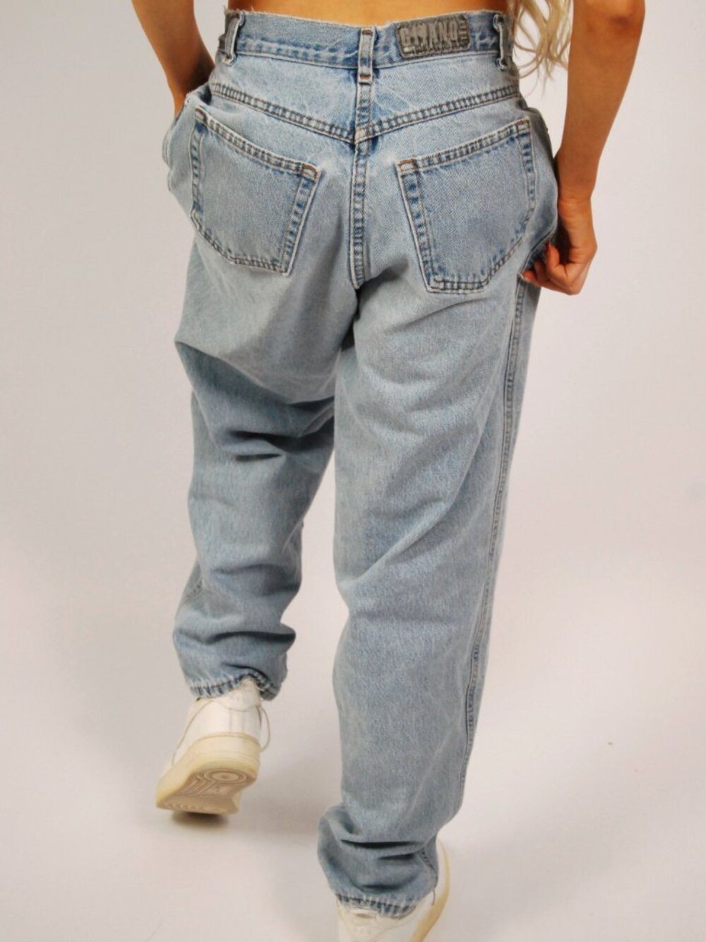 90s Light Wash Jeans (26) blue denim vintage women cool casual high waist baggy - Picture 6 of 10